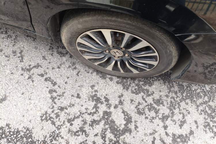 Used Honda Crider 2013 1.8L automatic luxury edition Right Front Wheel Hub