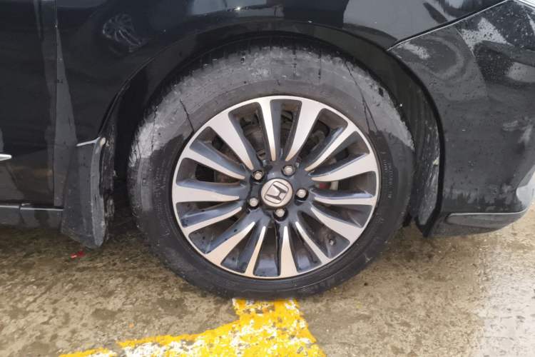 Used Honda Crider 2013 1.8L manual Comfort version Right Front Wheel Hub