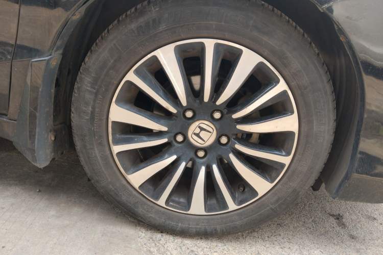 Used Honda Crider 2013 1.8L automatic luxury edition Right Front Wheel Hub
