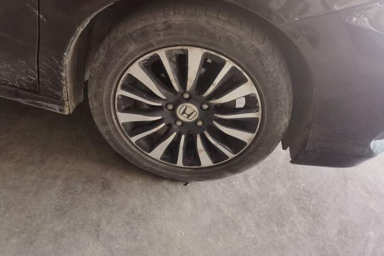 Used Honda Crider 2013 1.8L automatic luxury edition Right Front Wheel Hub