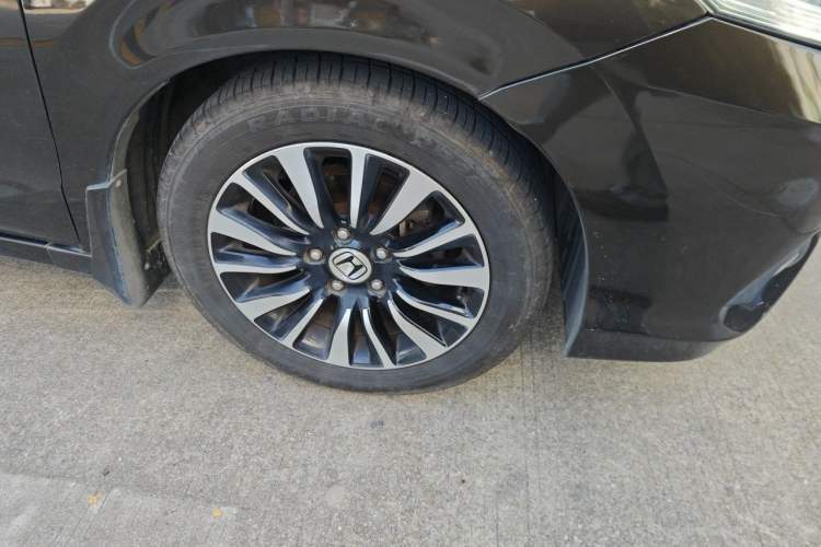 Used Honda Crider 2013 1.8L automatic luxury edition Right Front Wheel Hub