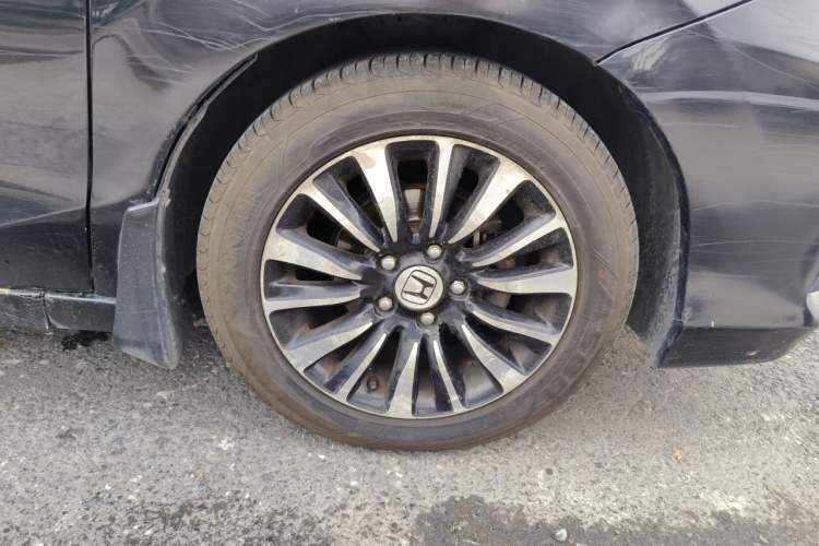 Used Honda Crider 2013 1.8L automatic comfort version Right Front Wheel Hub