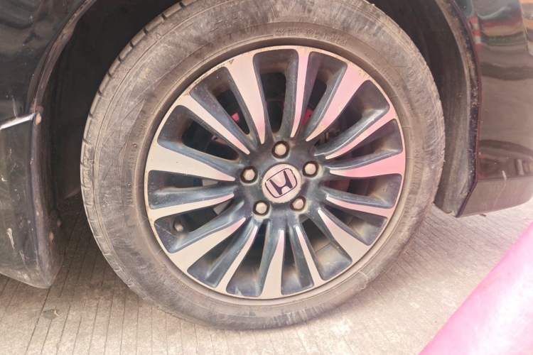 Used Honda Crider 2013 1.8L manual Comfort version Right Front Wheel Hub