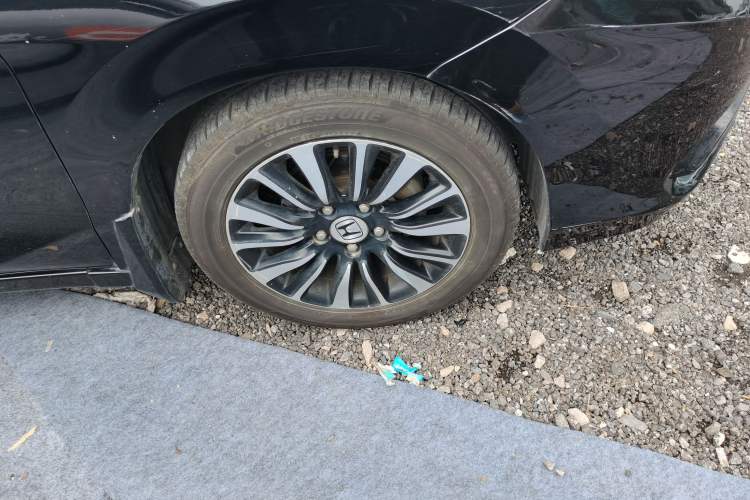 Used Honda Crider 2013 1.8L automatic luxury edition Right Front Wheel Hub