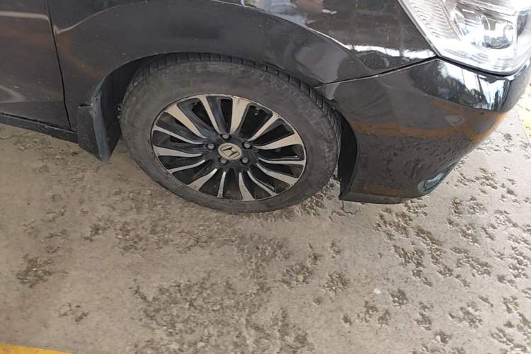 Used Honda Crider 2013 1.8L automatic flagship version Right Front Wheel Hub