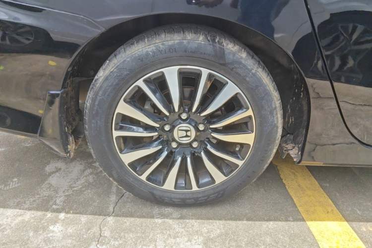Used Honda Crider 2013 1.8L automatic luxury edition Right Rear Wheel Hub