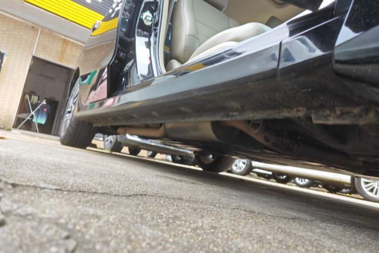 Used Honda Crider 2013 1.8L automatic luxury edition Right Side Sill