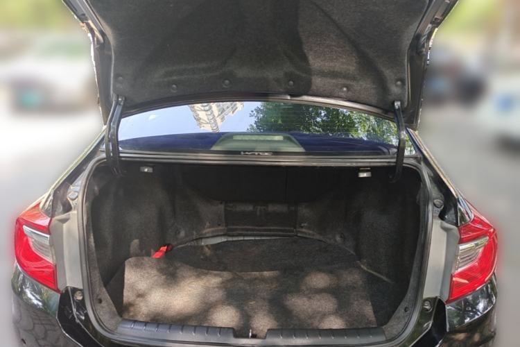 Used Honda Crider 2013 1.8L automatic flagship version Trunk