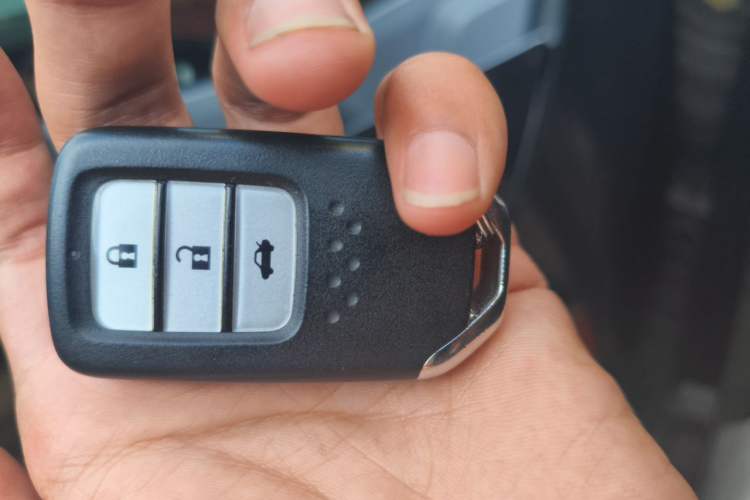 Used Honda Crider 2013 1.8L automatic luxury edition Vehicle Key