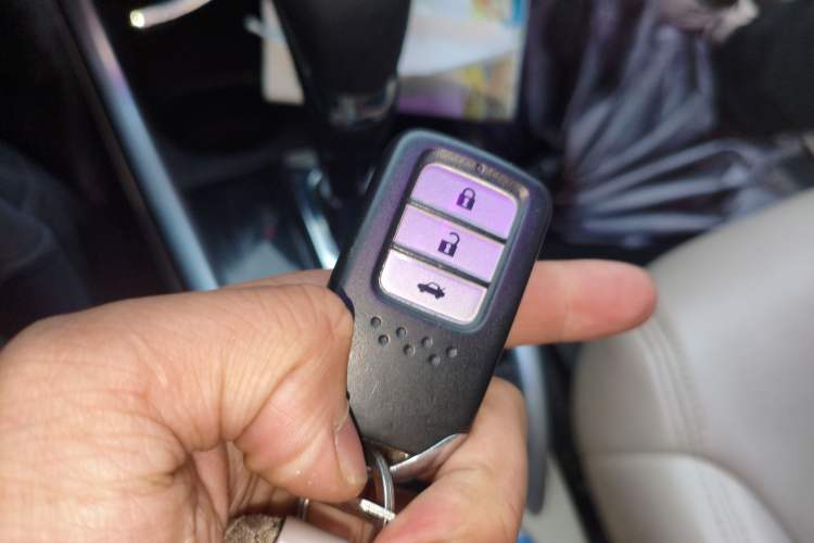 Used Honda Crider 2013 1.8L automatic luxury edition Vehicle Key