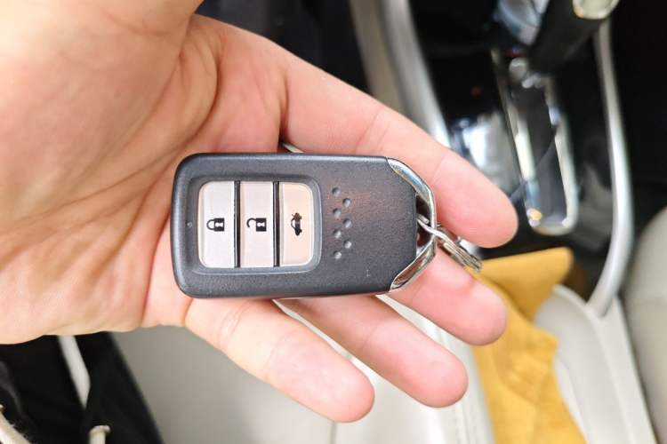 Used Honda Crider 2013 1.8L automatic luxury edition Vehicle Key