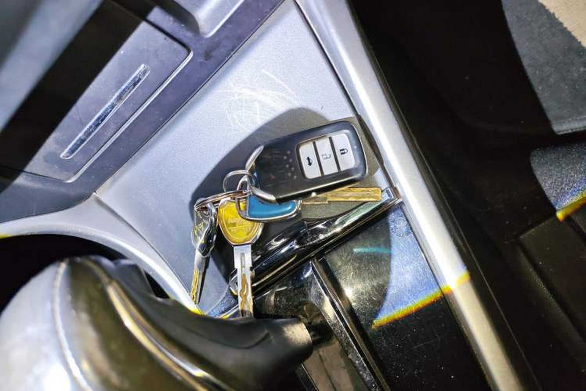 Used Honda Crider 2013 1.8L automatic flagship version Vehicle Key