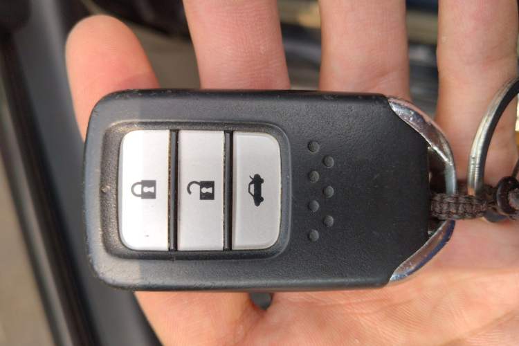 Used Honda Crider 2013 1.8L automatic luxury edition Vehicle Key