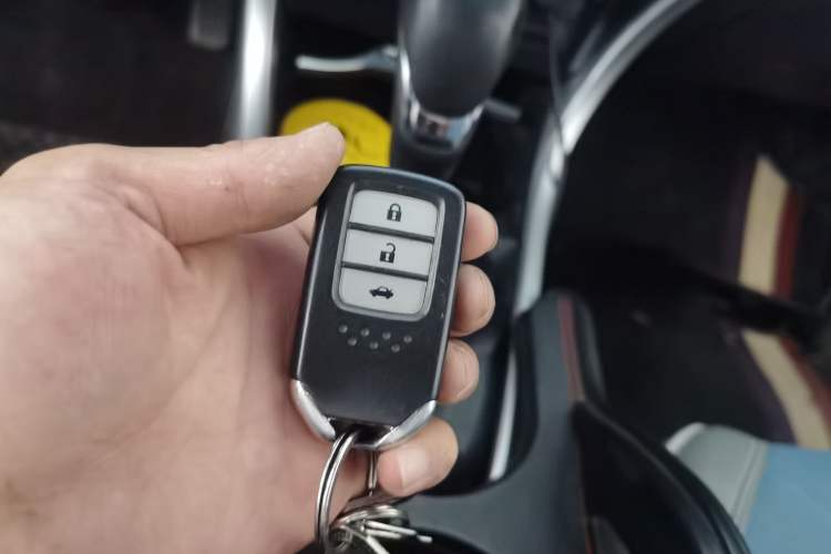 Used Honda Crider 2013 1.8L automatic luxury edition Vehicle Key