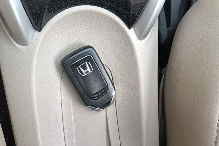 Used Honda Crider 2013 1.8L automatic luxury edition Vehicle Key