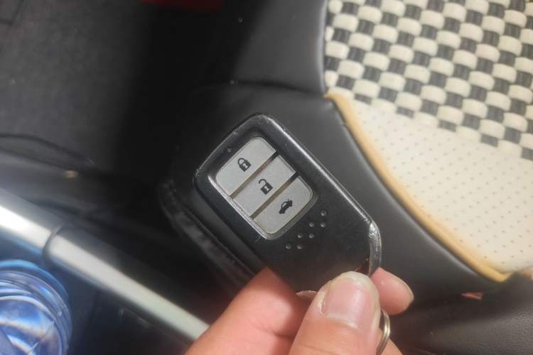 Used Honda Crider 2013 1.8L automatic luxury edition Vehicle Key