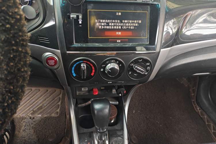 Used Honda Crider 2013 1.8L automatic luxury edition Audio And AC Panel