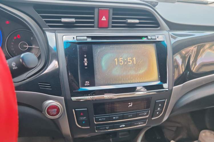 Used Honda Crider 2013 1.8L automatic luxury edition Audio And AC Panel