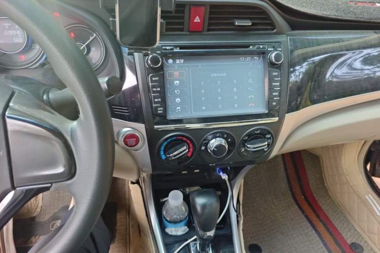 Used Honda Crider 2013 1.8L automatic flagship version Audio And AC Panel