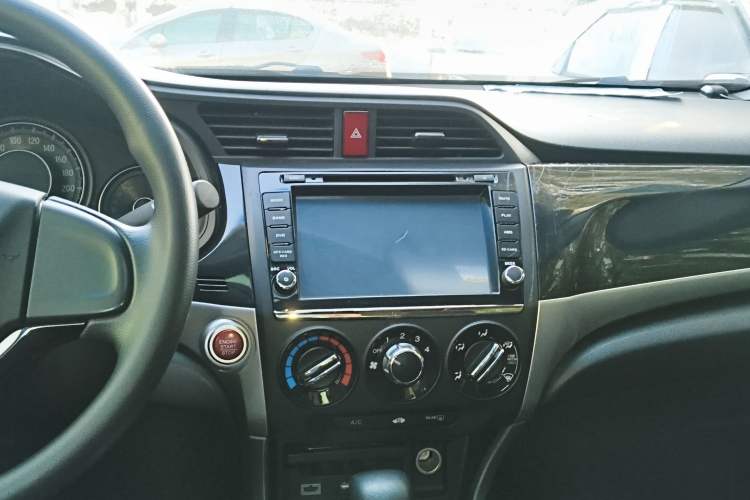 Used Honda Crider 2013 1.8L automatic luxury edition Audio And AC Panel