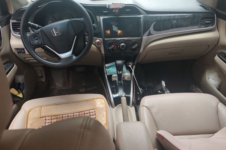 Used Honda Crider 2013 1.8L automatic luxury edition Center Console