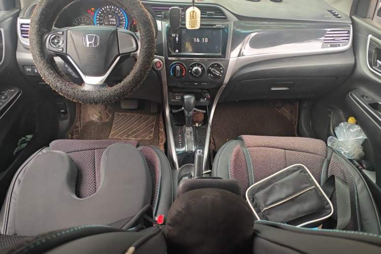 Used Honda Crider 2013 1.8L automatic luxury edition Center Console