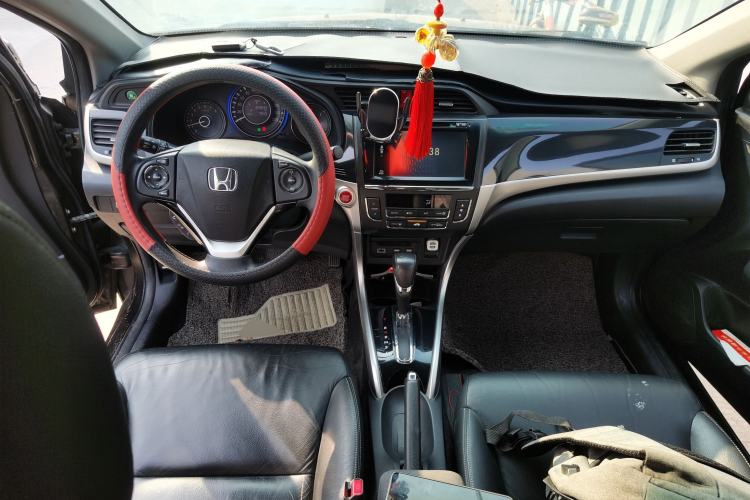 Used Honda Crider 2013 1.8L automatic flagship version Center Console