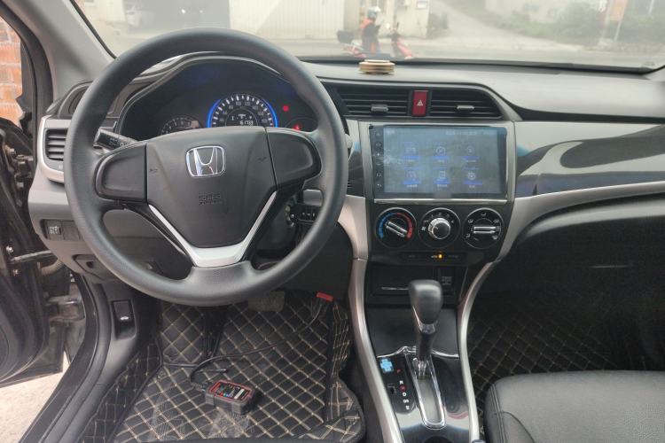 Used Honda Crider 2013 1.8L automatic comfort version Center Console