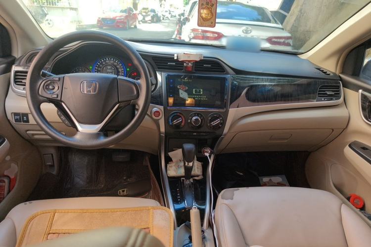 Used Honda Crider 2013 1.8L automatic luxury edition Center Console