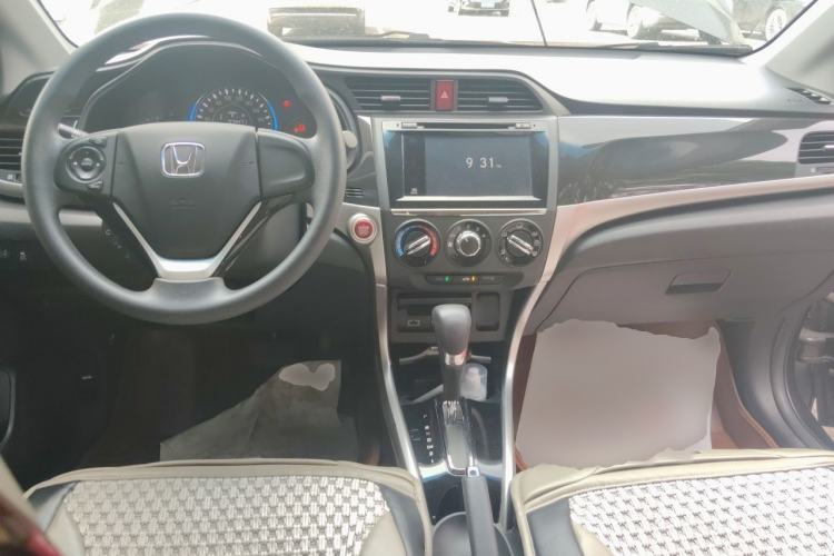 Used Honda Crider 2013 1.8L automatic luxury edition Center Console