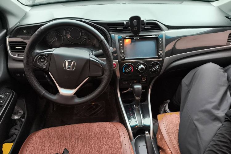 Used Honda Crider 2013 1.8L automatic luxury edition Center Console