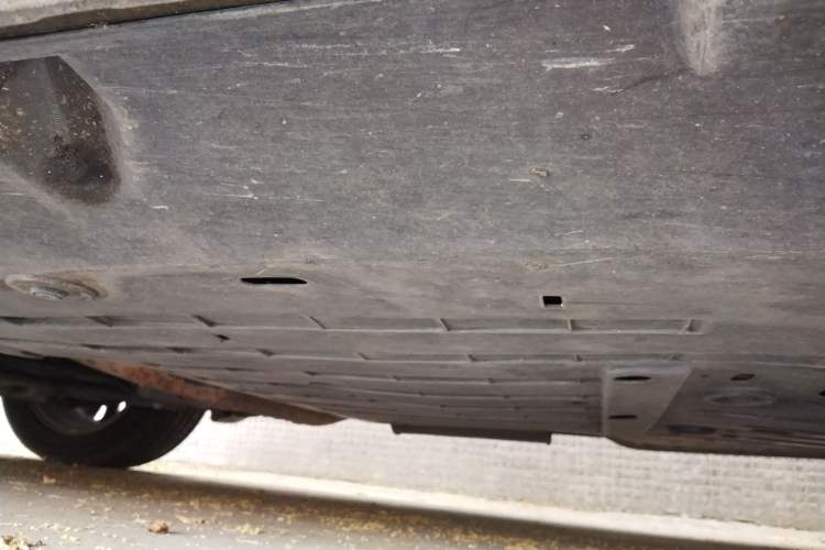 Used Honda Crider 2013 1.8L automatic luxury edition Chassis Front Left