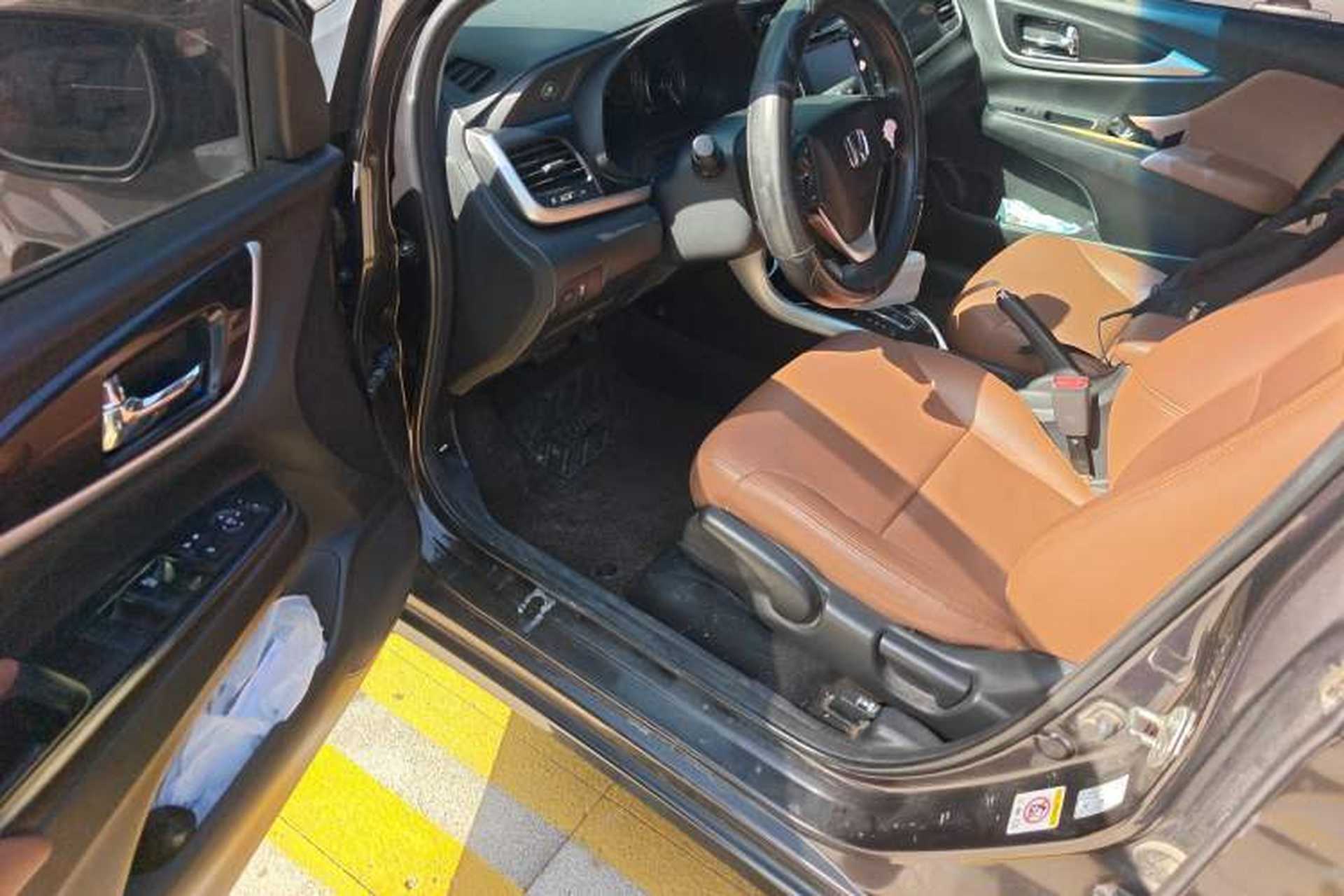 Used Honda Crider 2013 1.8L automatic luxury edition Driver Seat