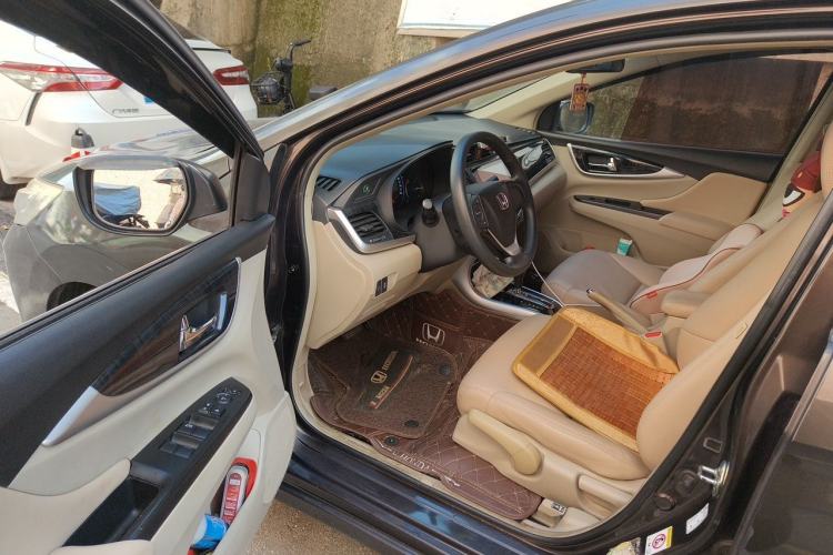 Used Honda Crider 2013 1.8L automatic luxury edition Driver Seat