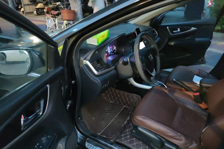 Used Honda Crider 2013 1.8L automatic luxury edition Driver Seat