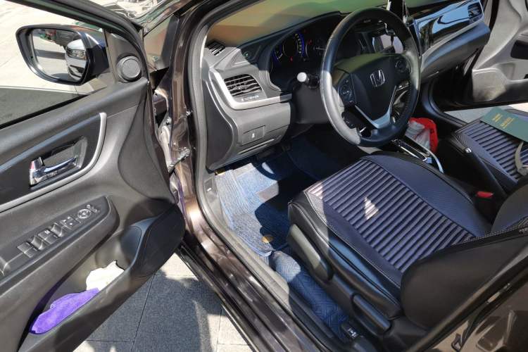 Used Honda Crider 2013 1.8L automatic flagship version Driver Seat