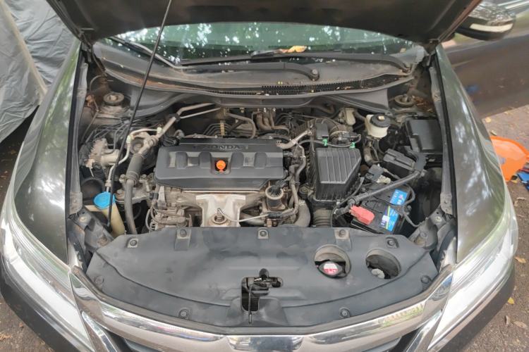 Used Honda Crider 2013 1.8L automatic luxury edition Engine Bay