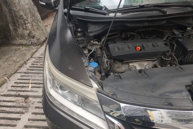 Used Honda Crider 2013 1.8L automatic luxury edition Engine Bay Right