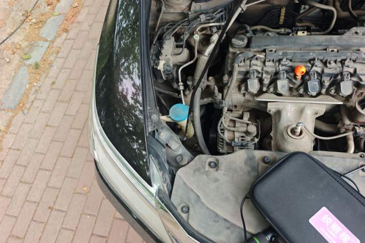 Used Honda Crider 2013 1.8L automatic flagship version Engine Bay Right