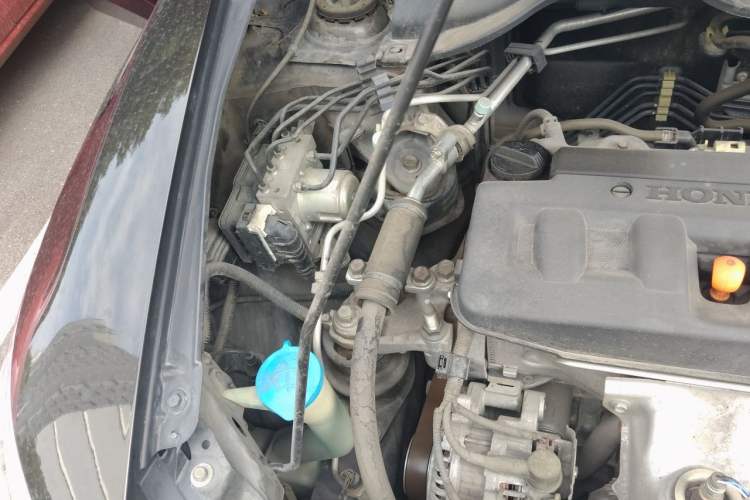 Used Honda Crider 2013 1.8L automatic luxury edition Engine Bay Right