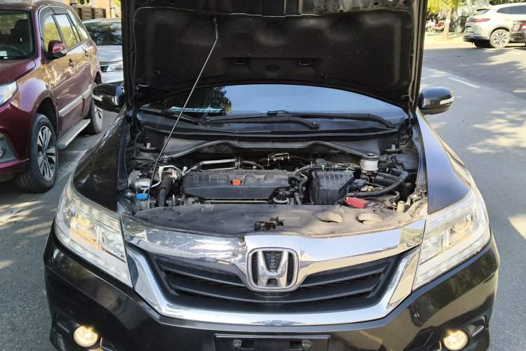 Used Honda Crider 2013 1.8L automatic luxury edition Engine Bay