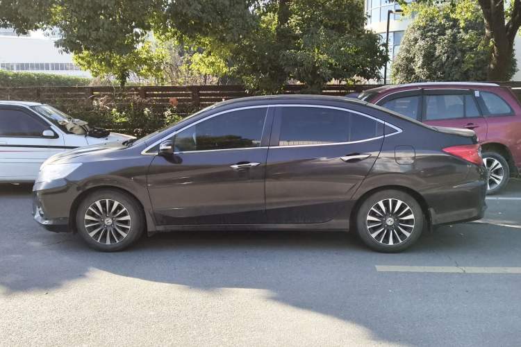 Used Honda Crider 2013 1.8L automatic luxury edition Exterior 3