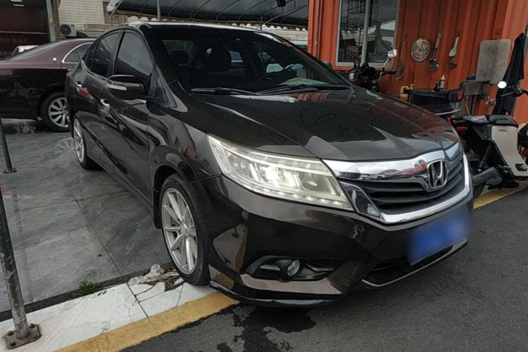 Used Honda Crider 2013 1.8L automatic luxury edition Front Right 45 Deg