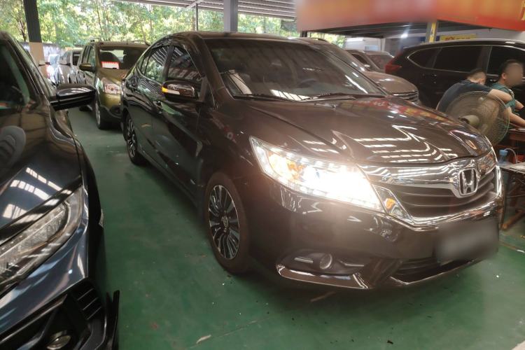 Used Honda Crider 2013 1.8L automatic luxury edition Front Right 45 Deg