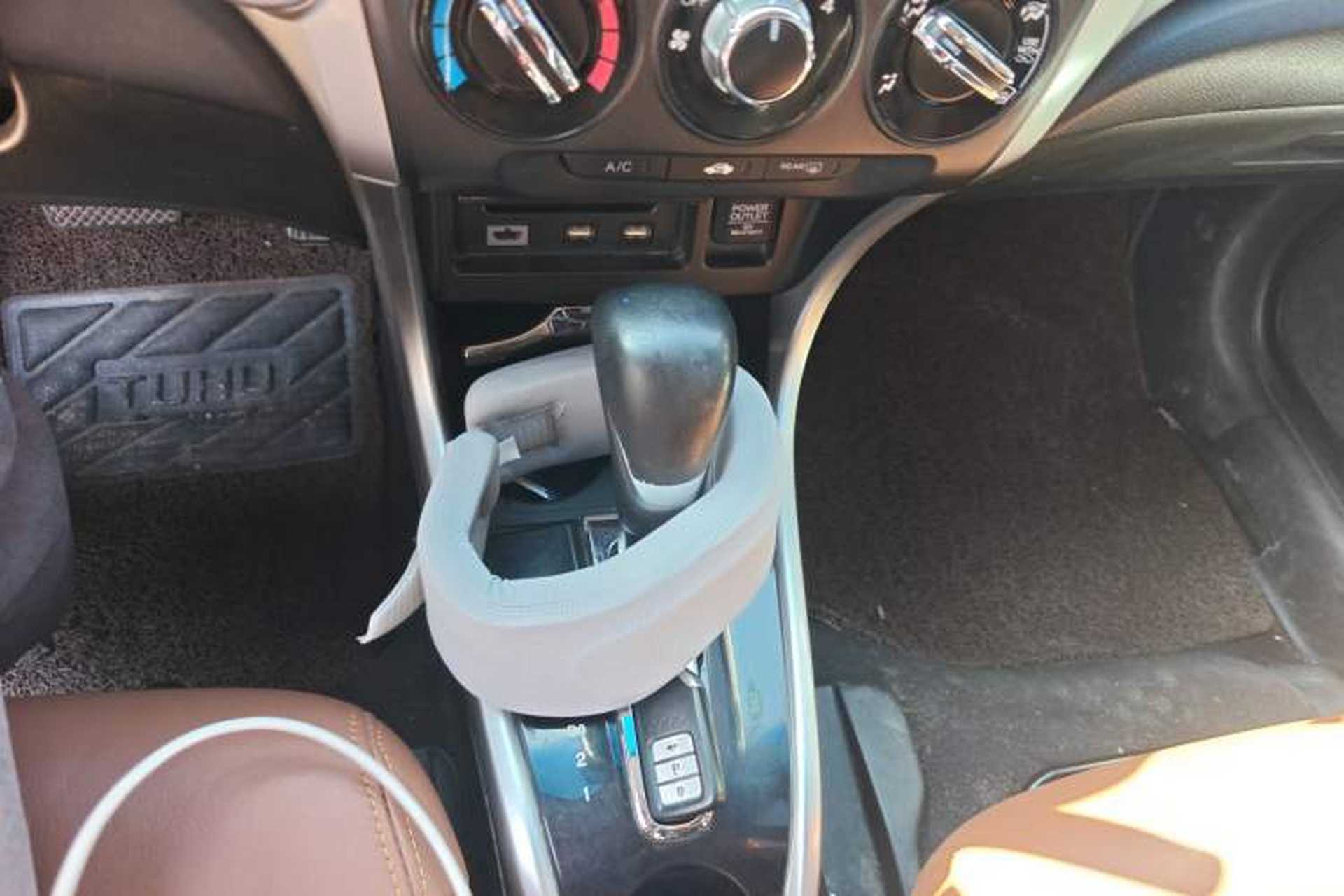 Used Honda Crider 2013 1.8L automatic luxury edition Gear Lever