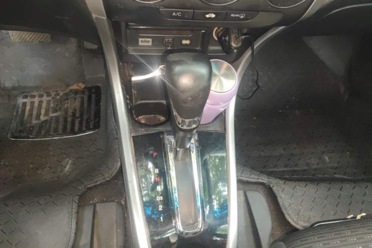 Used Honda Crider 2013 1.8L automatic luxury edition Gear Lever