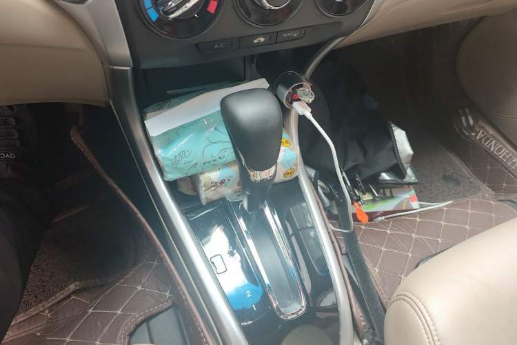 Used Honda Crider 2013 1.8L automatic luxury edition Gear Lever