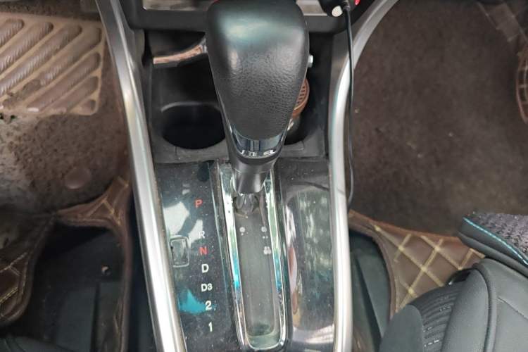 Used Honda Crider 2013 1.8L automatic luxury edition Gear Lever