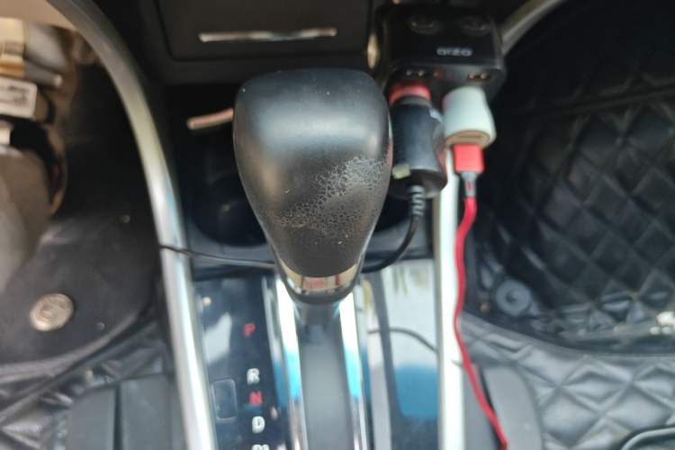 Used Honda Crider 2013 1.8L automatic luxury edition Gear Lever