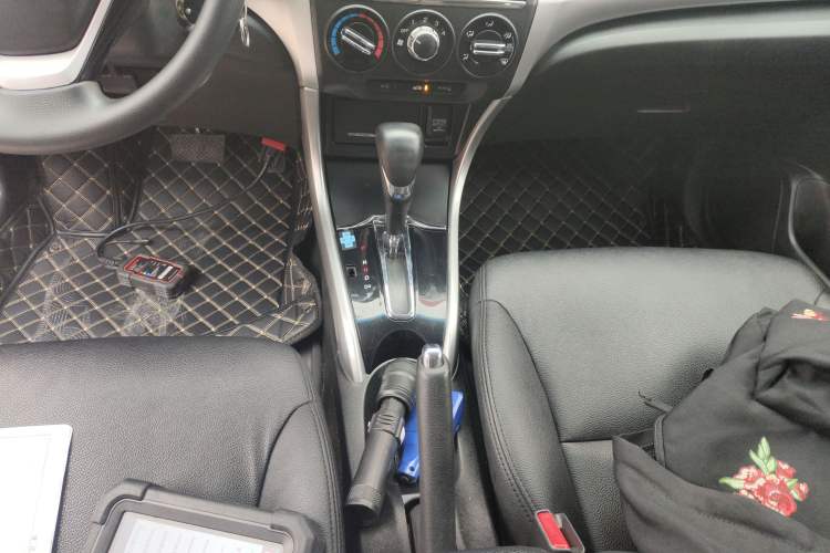 Used Honda Crider 2013 1.8L automatic comfort version Gear Lever